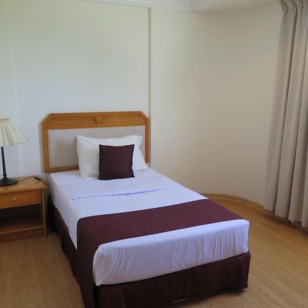 Sea View Resort Hotel & Apartments Kuala Belait Kültér fotó
