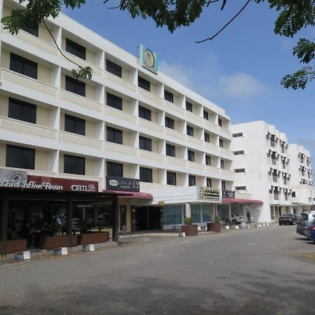 Sea View Resort Hotel & Apartments Kuala Belait Kültér fotó
