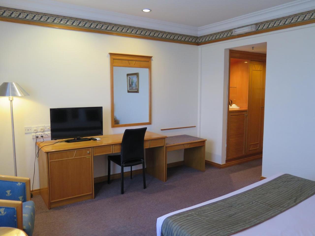 Sea View Resort Hotel & Apartments Kuala Belait Kültér fotó