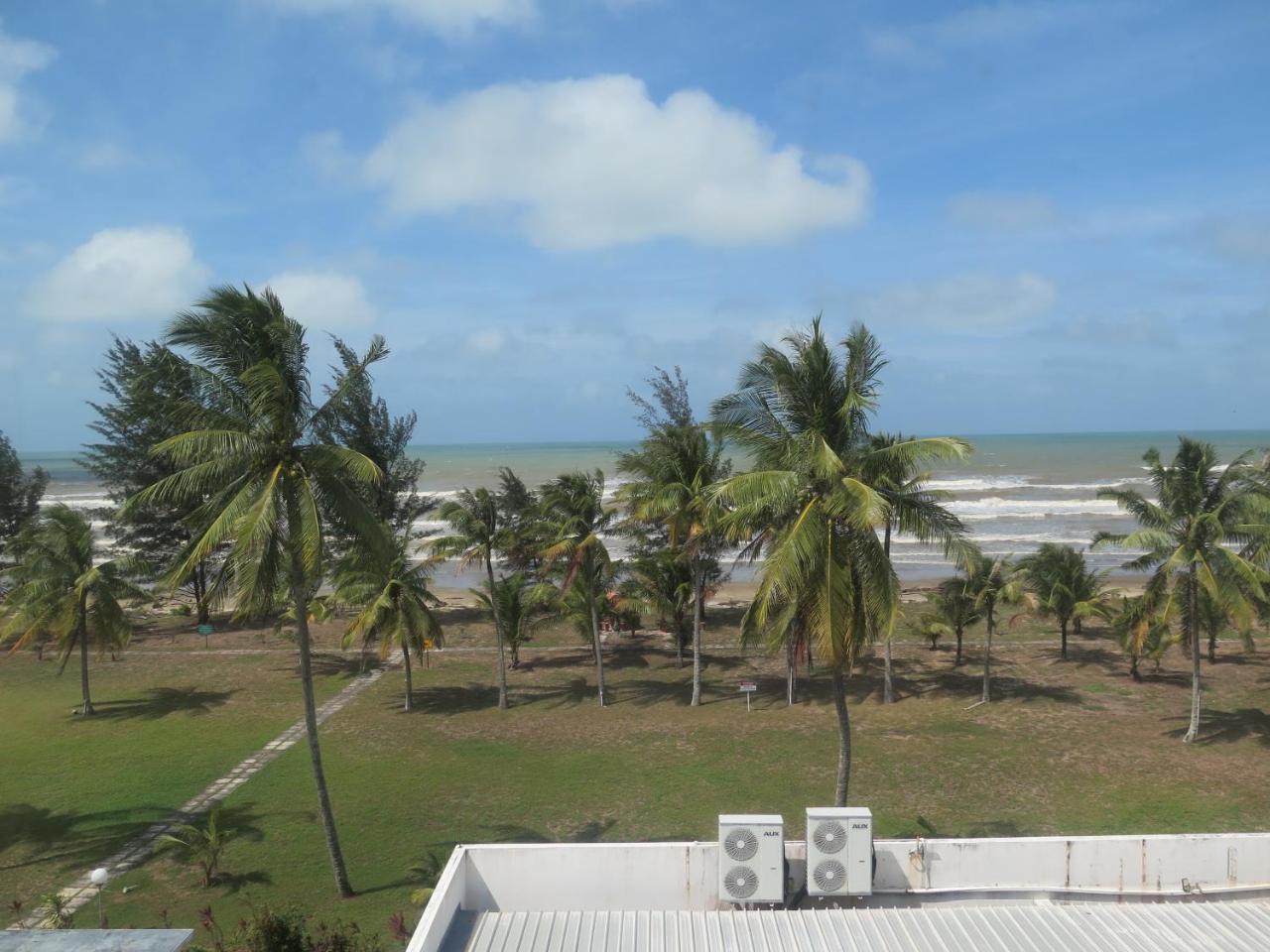 Sea View Resort Hotel & Apartments Kuala Belait Kültér fotó