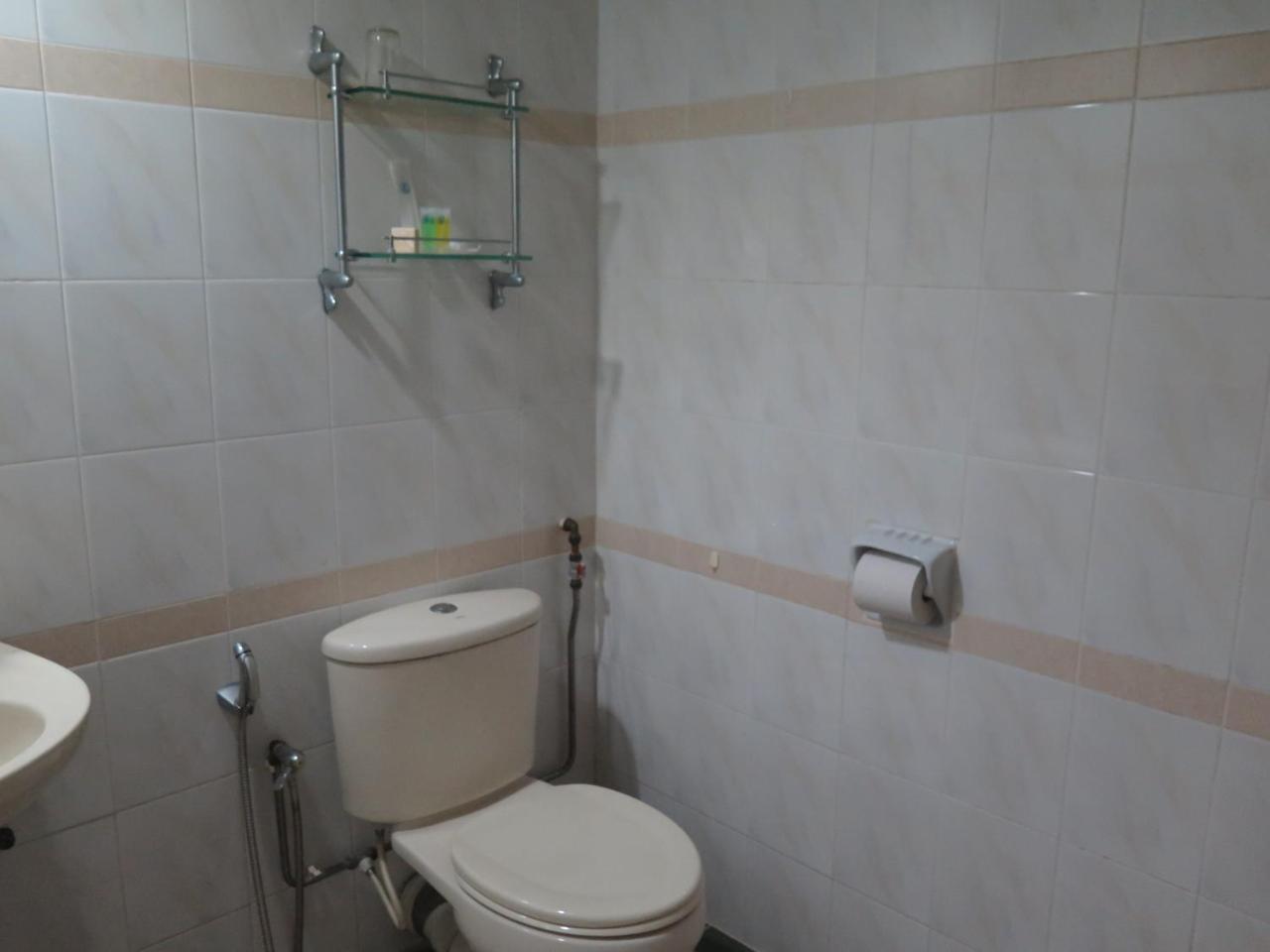 Sea View Resort Hotel & Apartments Kuala Belait Kültér fotó