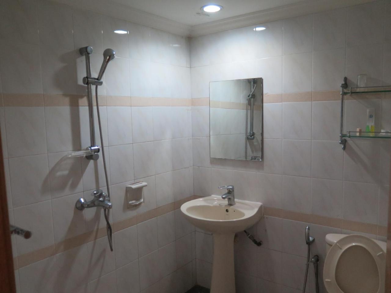 Sea View Resort Hotel & Apartments Kuala Belait Kültér fotó