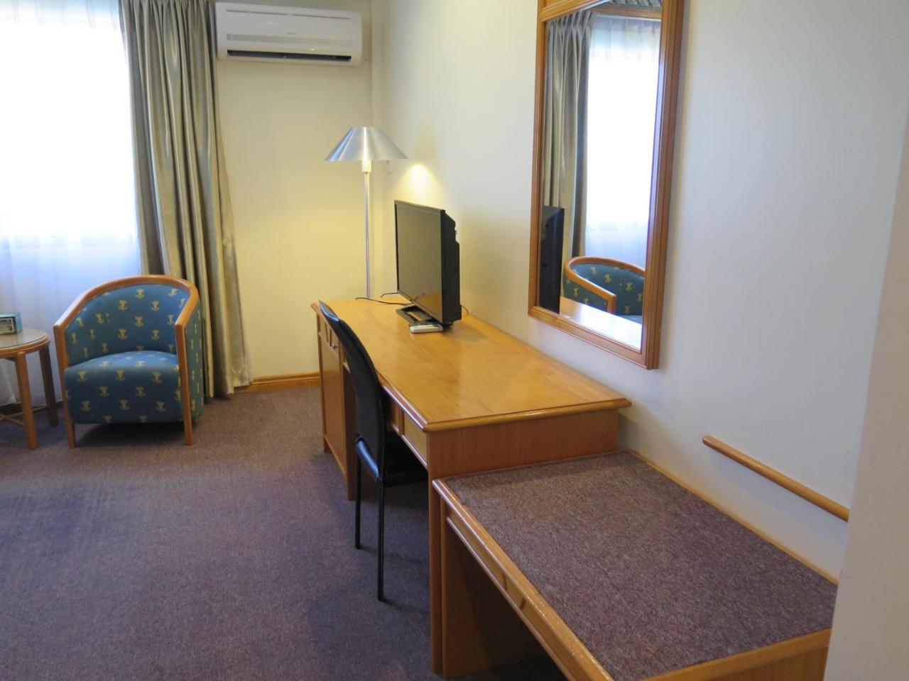 Sea View Resort Hotel & Apartments Kuala Belait Kültér fotó